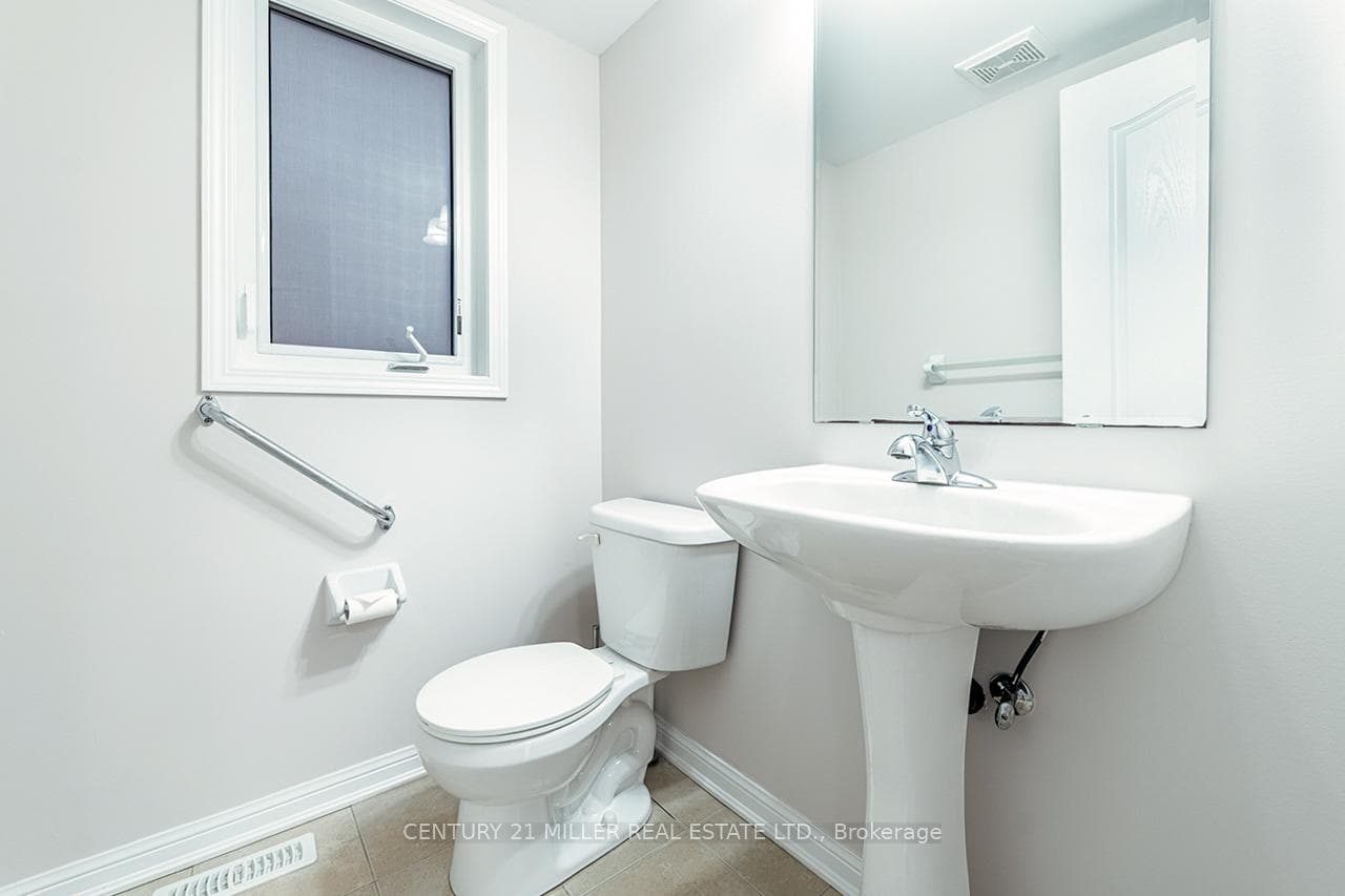 1041 Farmstead Drive photo 5