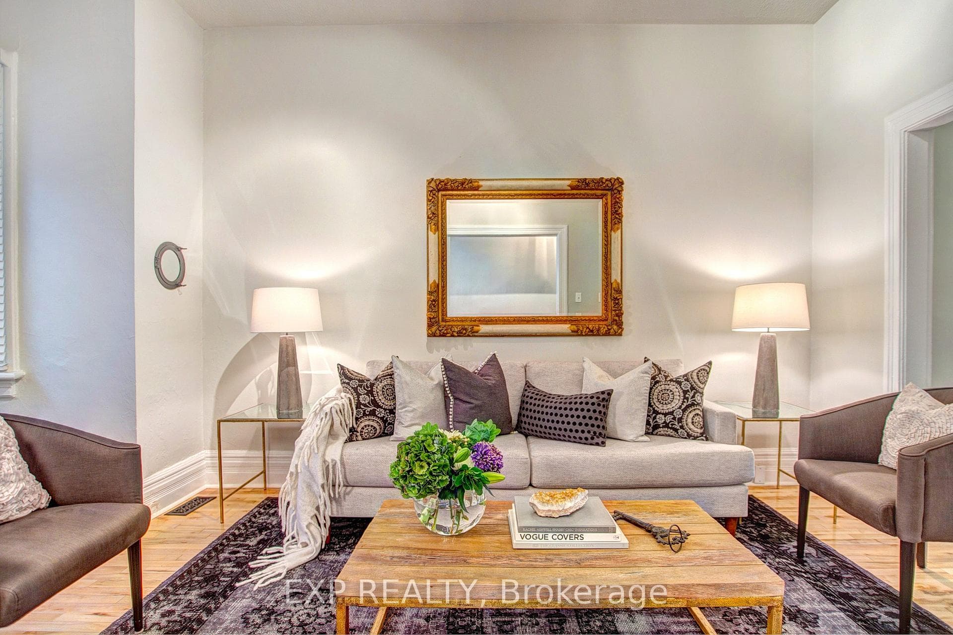 31 Manning Avenue photo 2