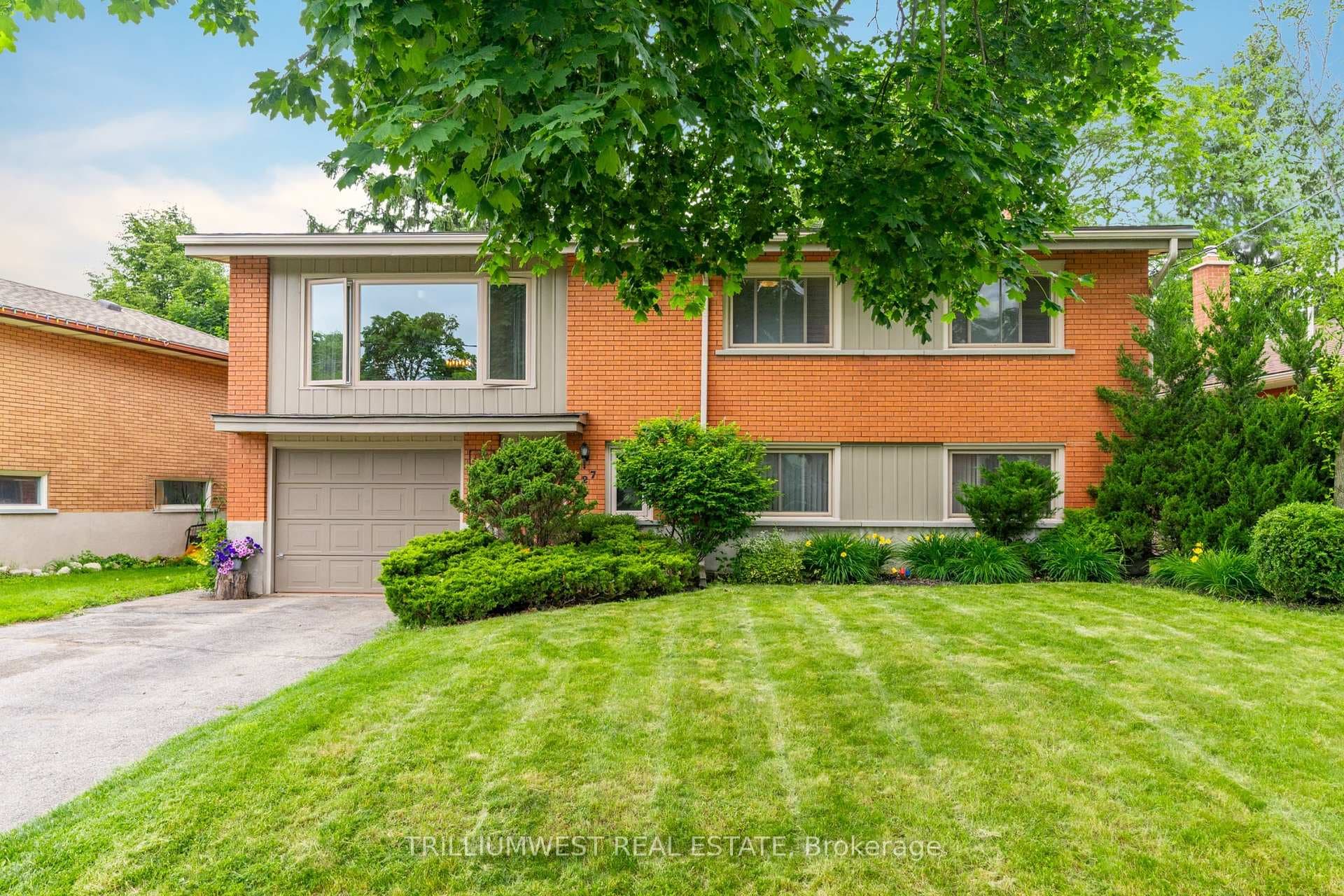 227 Rosemount Drive photo 1