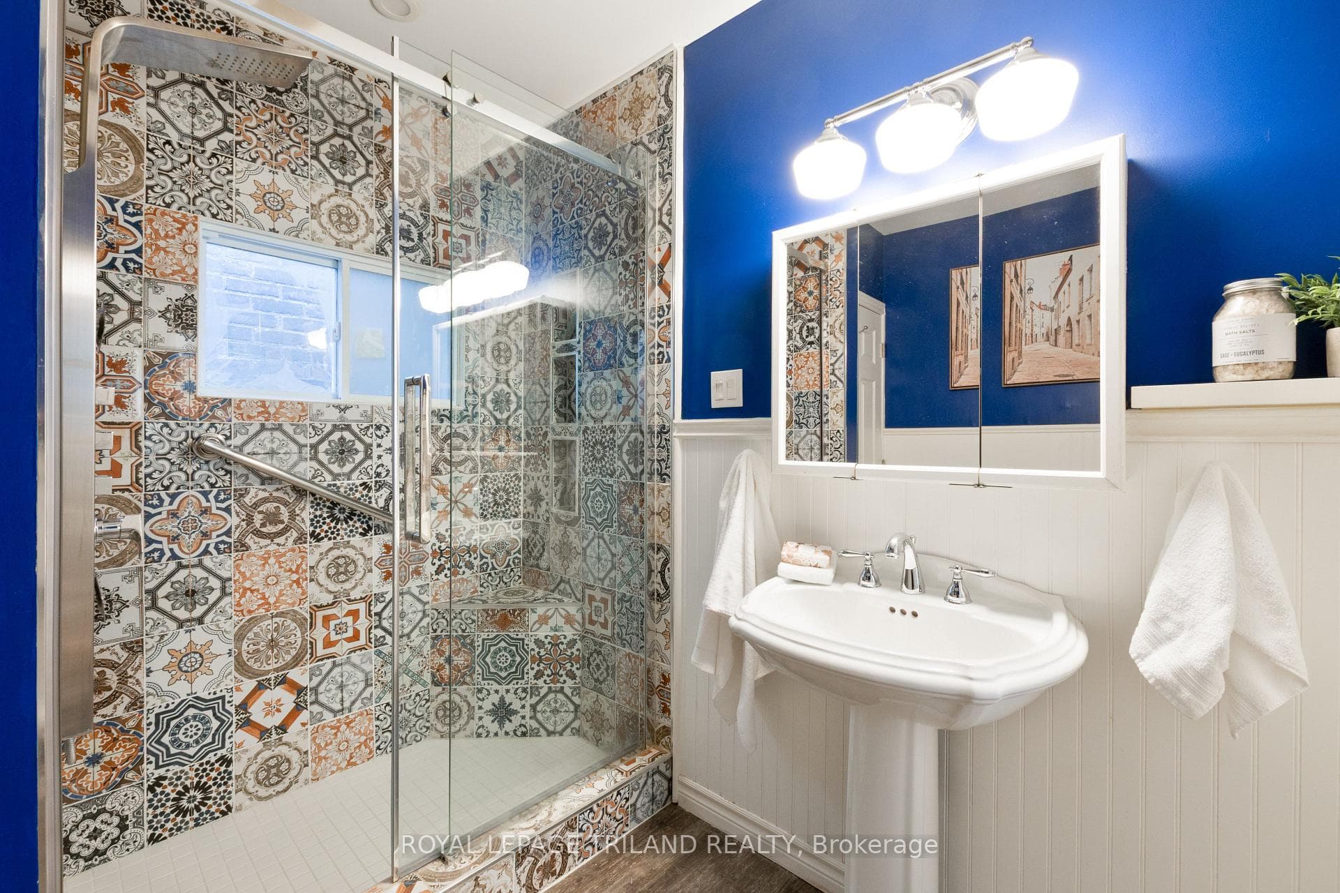 30 Elmwood Place photo 19