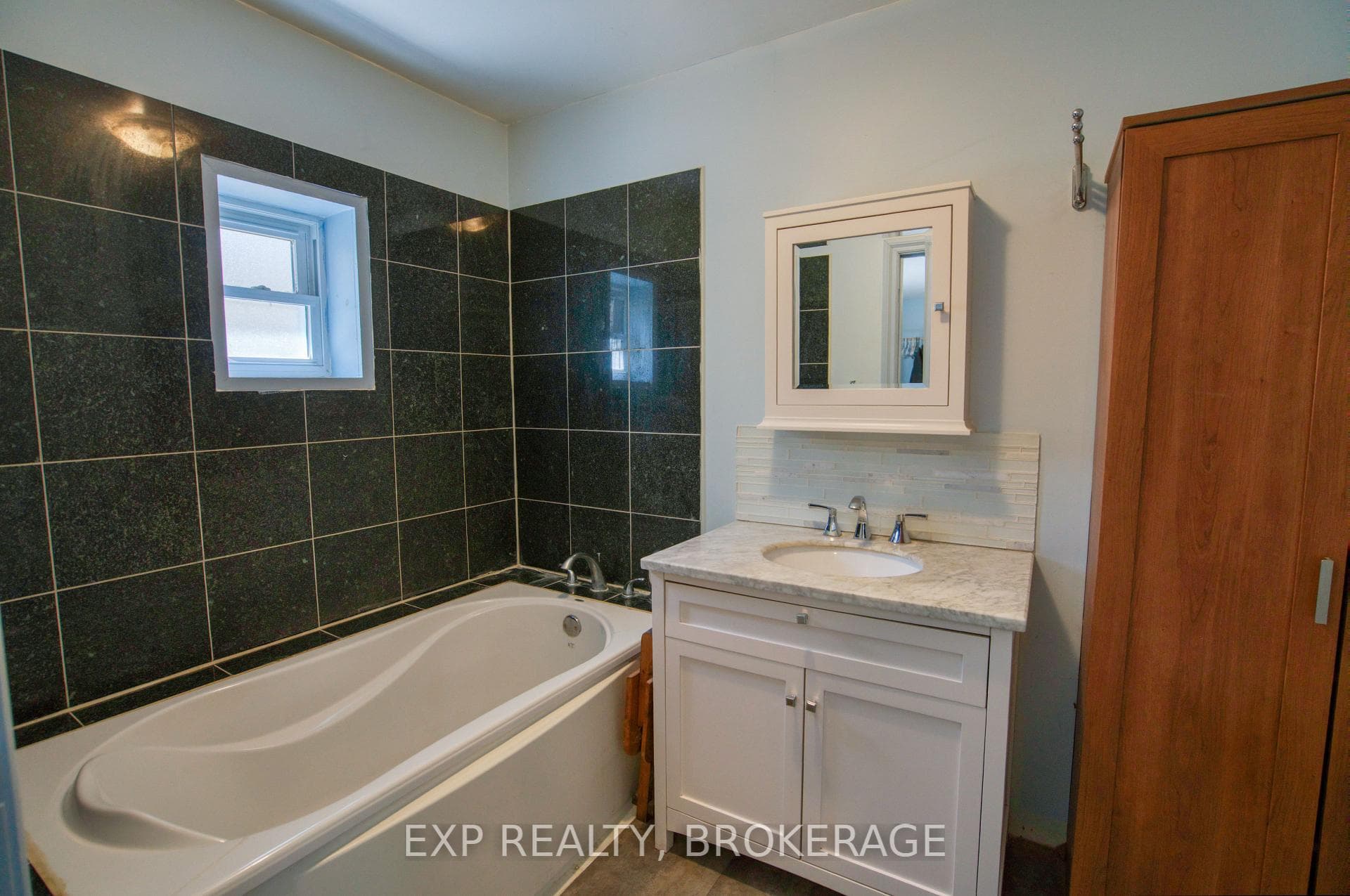 371 Sherbrooke Drive photo 14