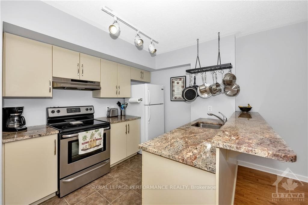 138 SOMERSET Street Unit 1104 photo 13