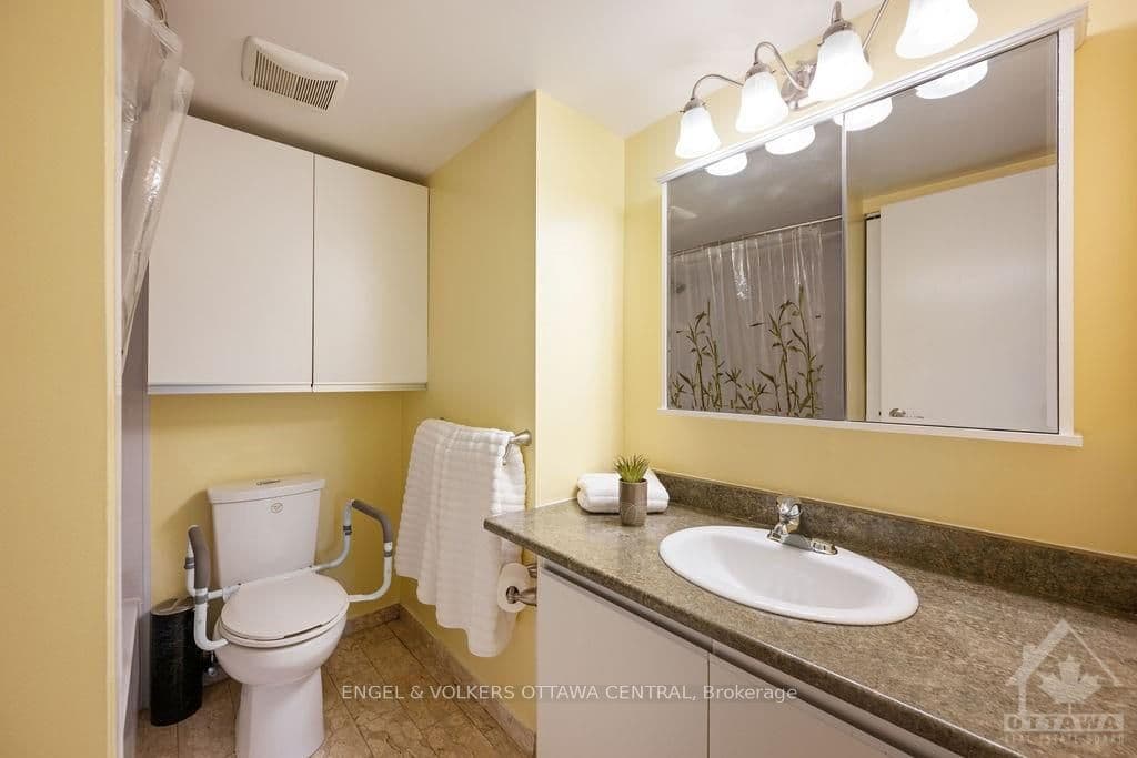 1025 GRENON Avenue Unit 226 photo 14