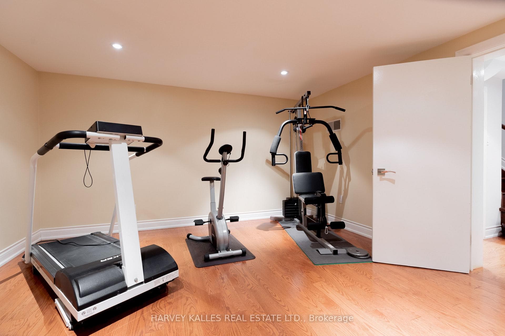 536 Blythwood Road photo 34