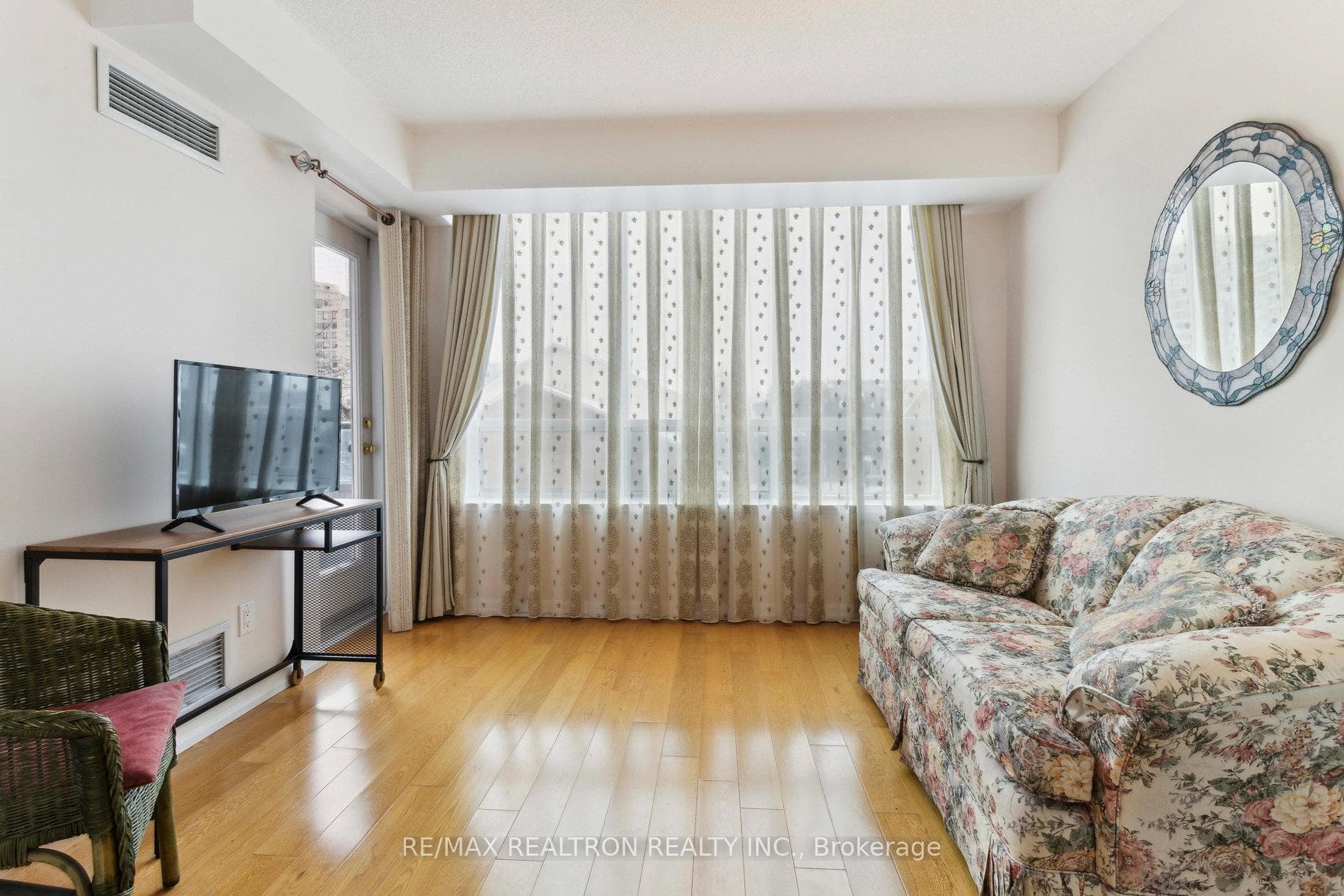 850 Steeles Avenue Unit 306 photo 9
