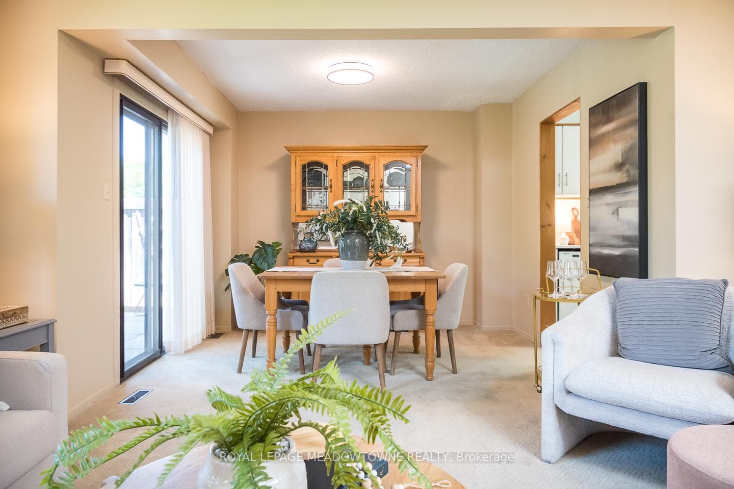 889 Morley Avenue photo 9