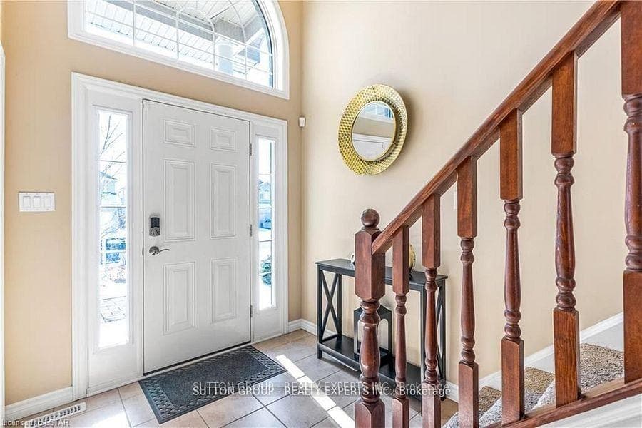1186 Smither Road Unit Upper photo 5
