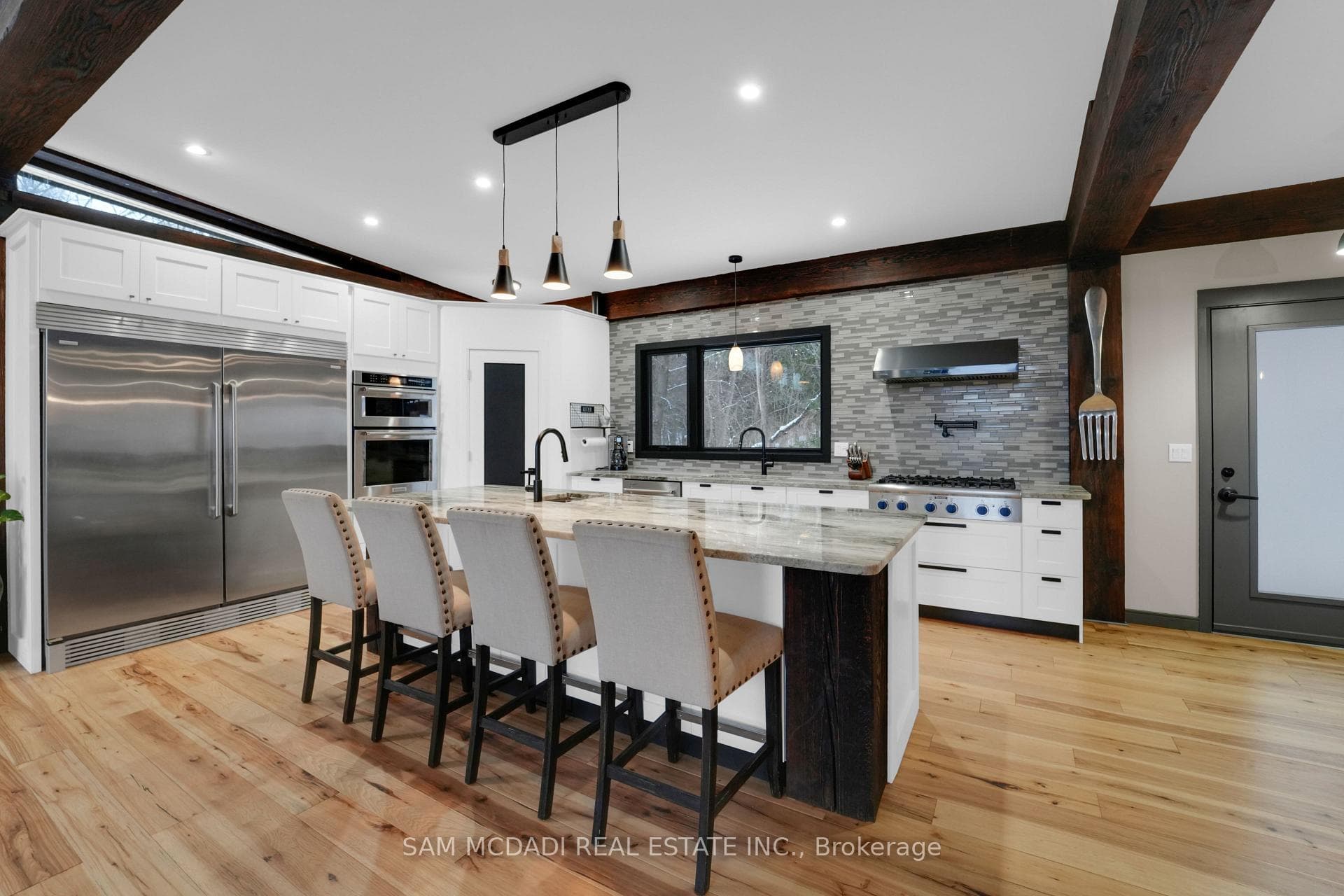 2084 Grand Boulevard photo 12