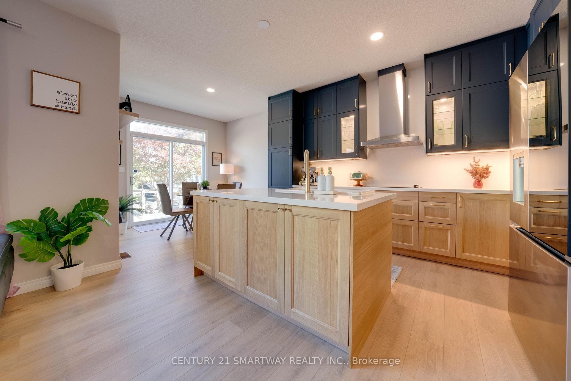 9 Hebert Street photo 10