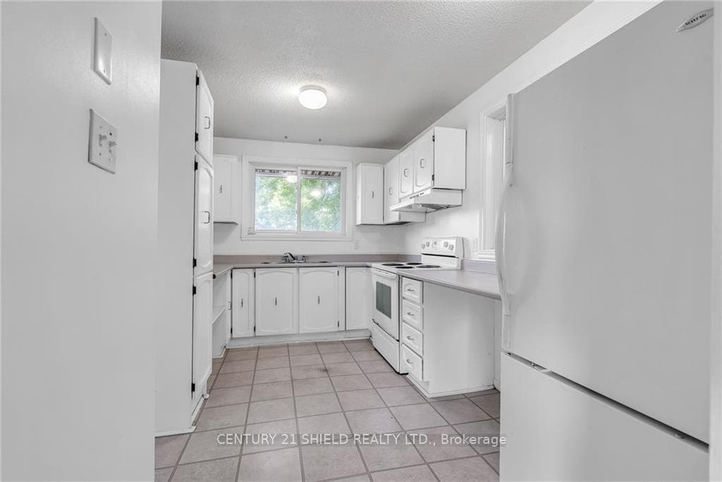 712 GLENGARRY Boulevard photo 20
