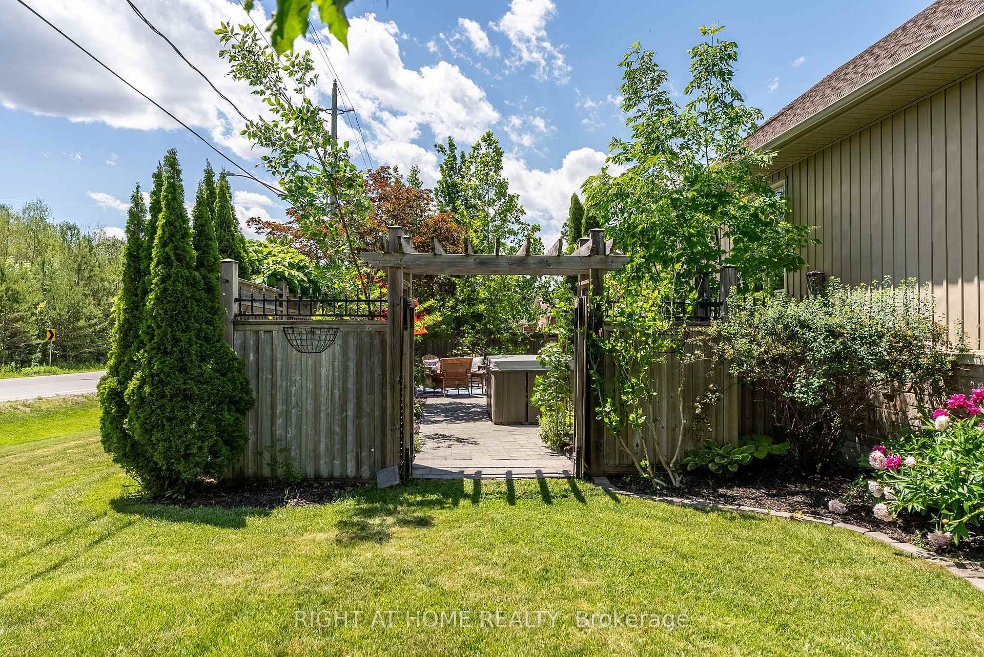 1660 Moyer Avenue photo 34