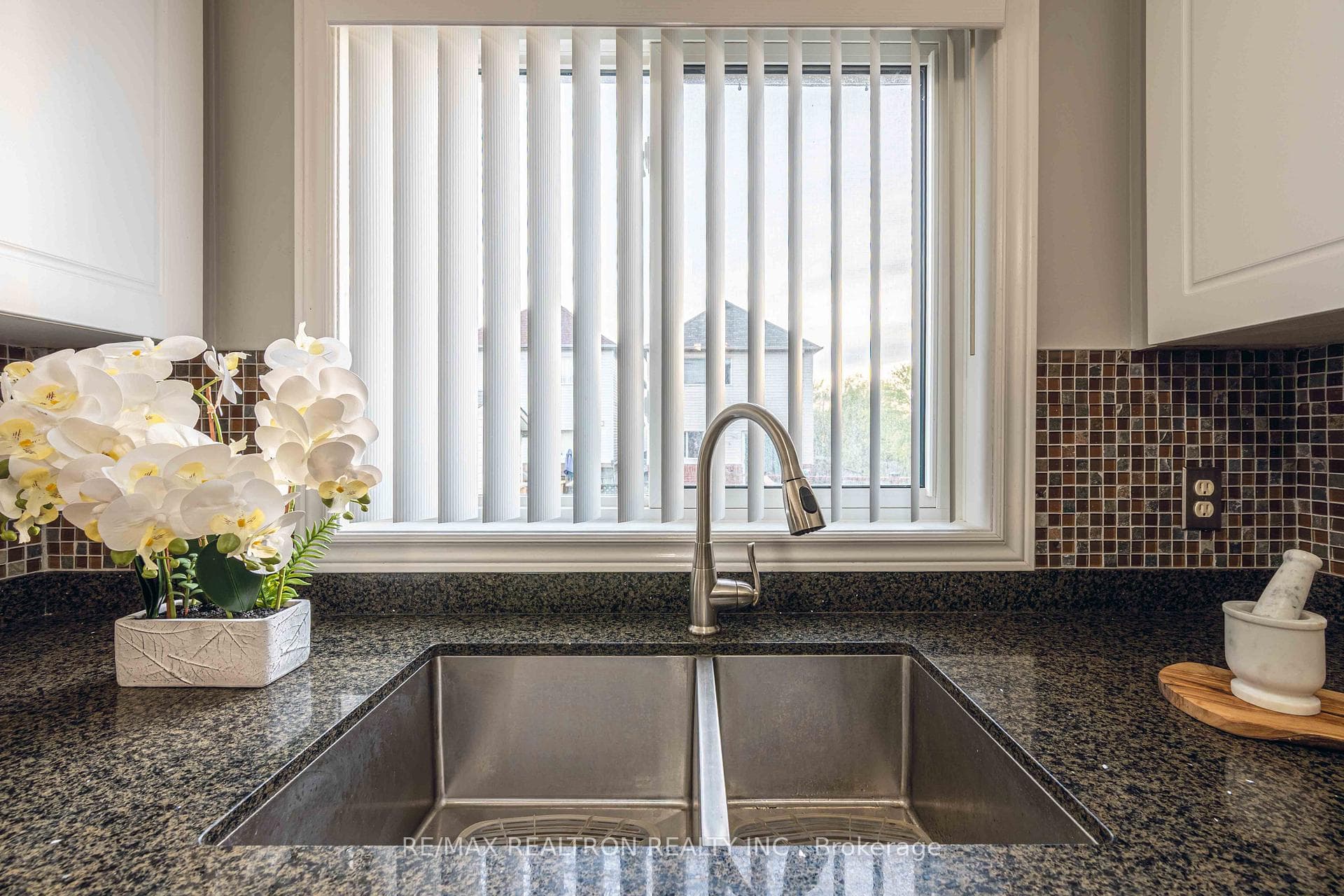 41 Lax Avenue photo 13