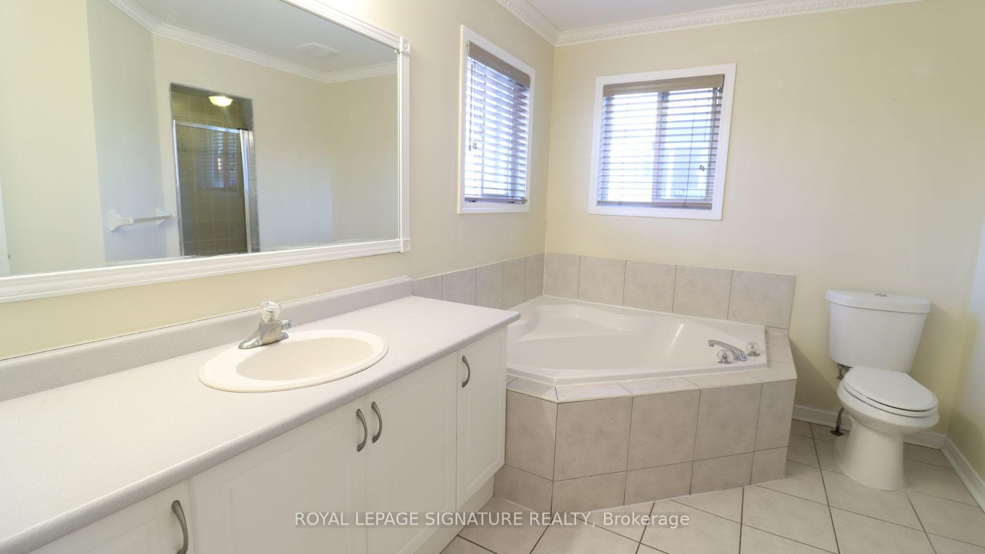 162 Cadillac Crescent photo 34