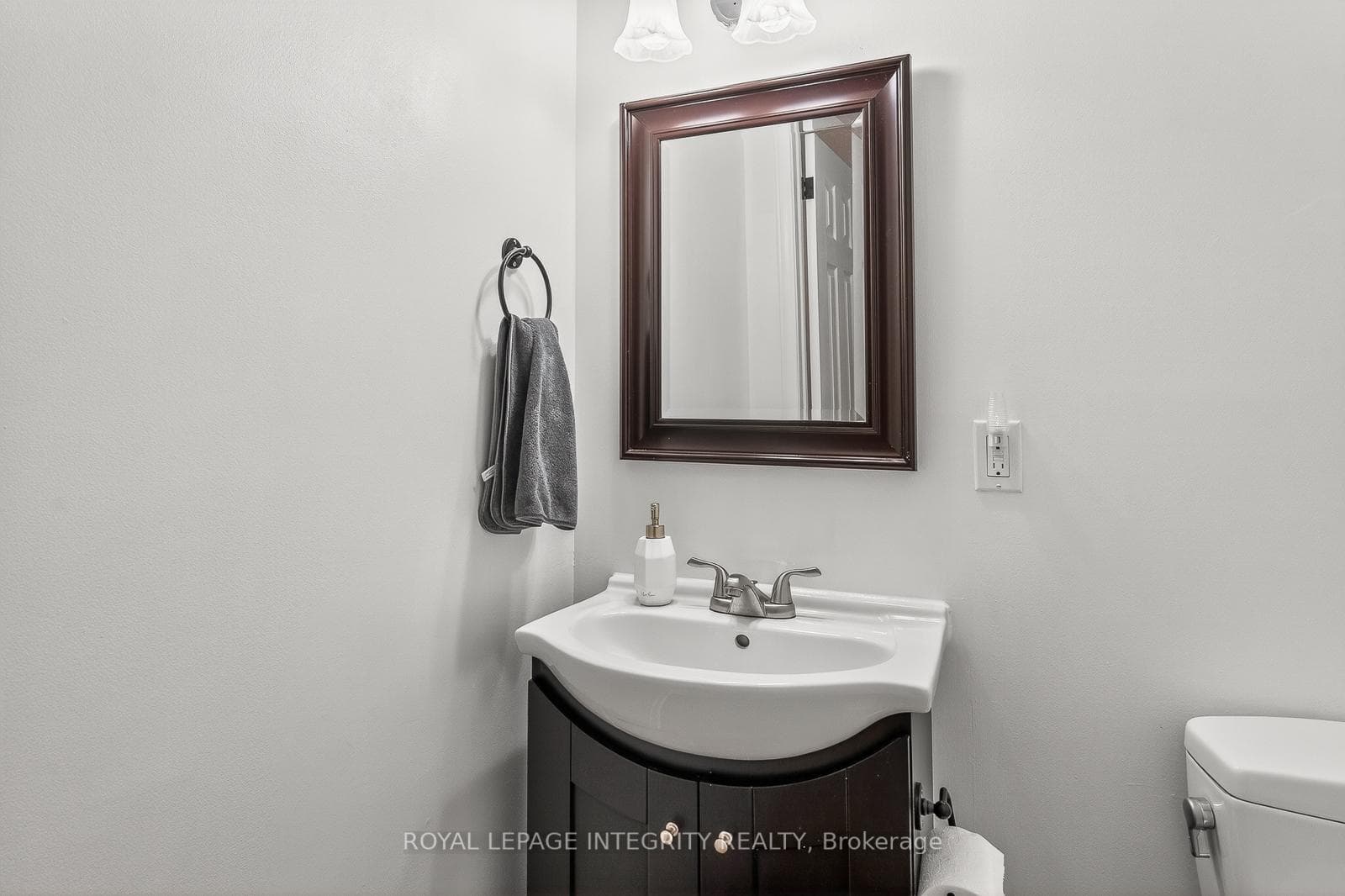 108 Stratas Court Unit 8 photo 18