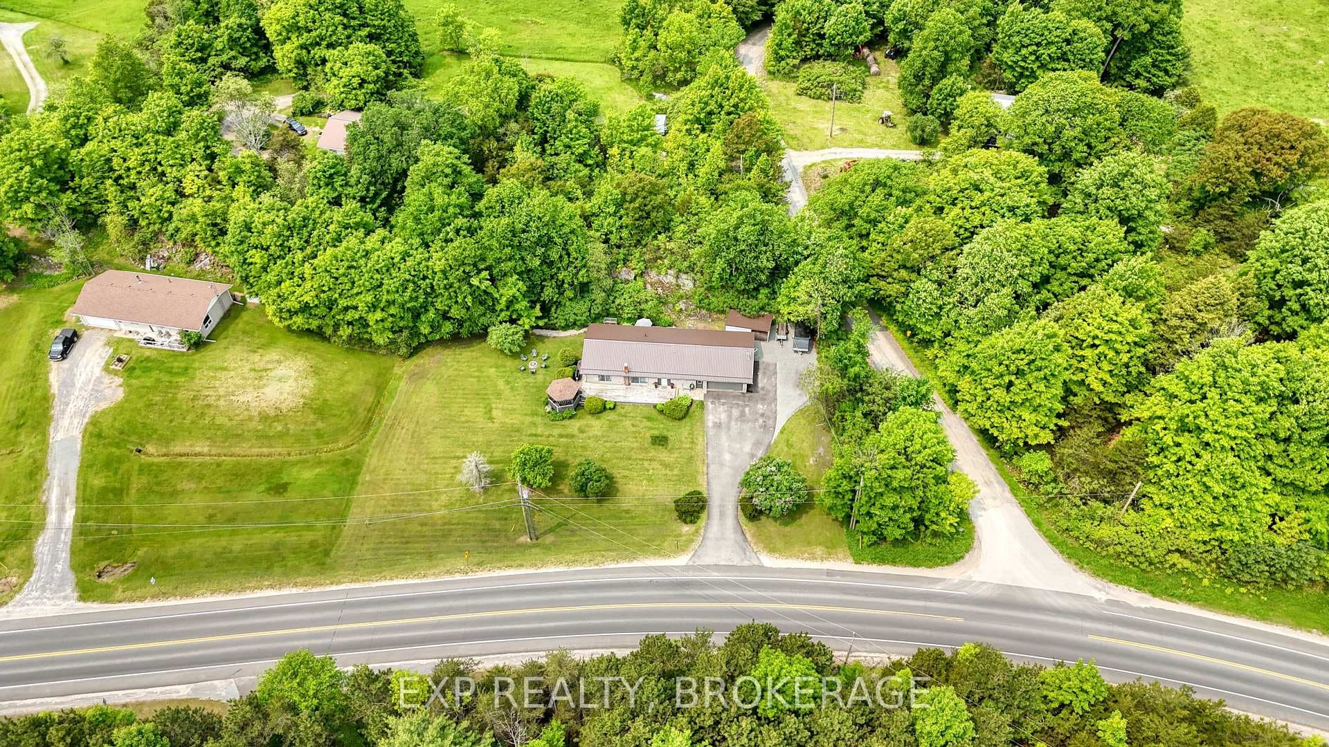 8283 PERTH Road photo 40
