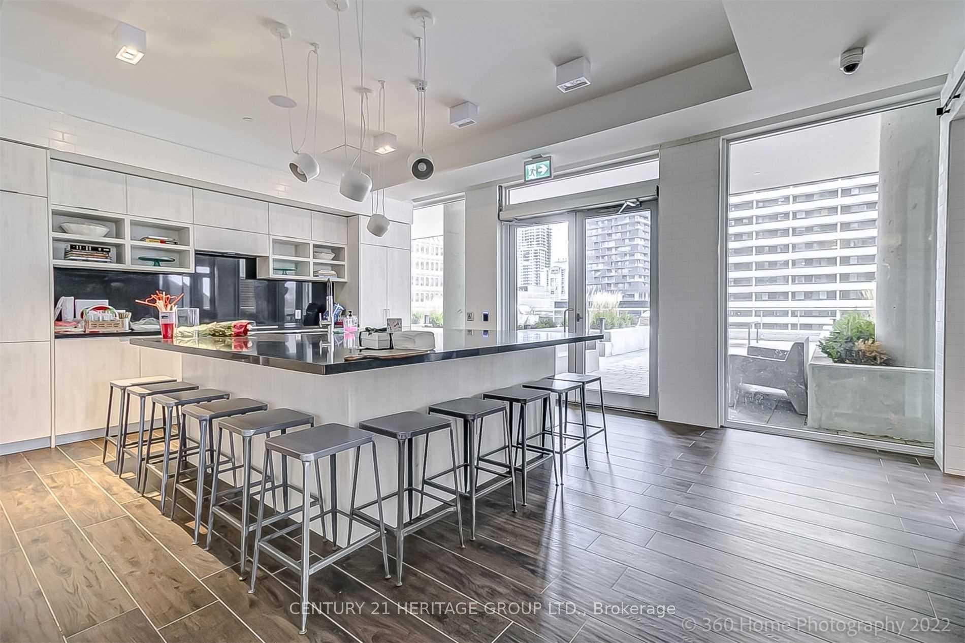 33 Helendale Avenue Unit 1011 photo 18
