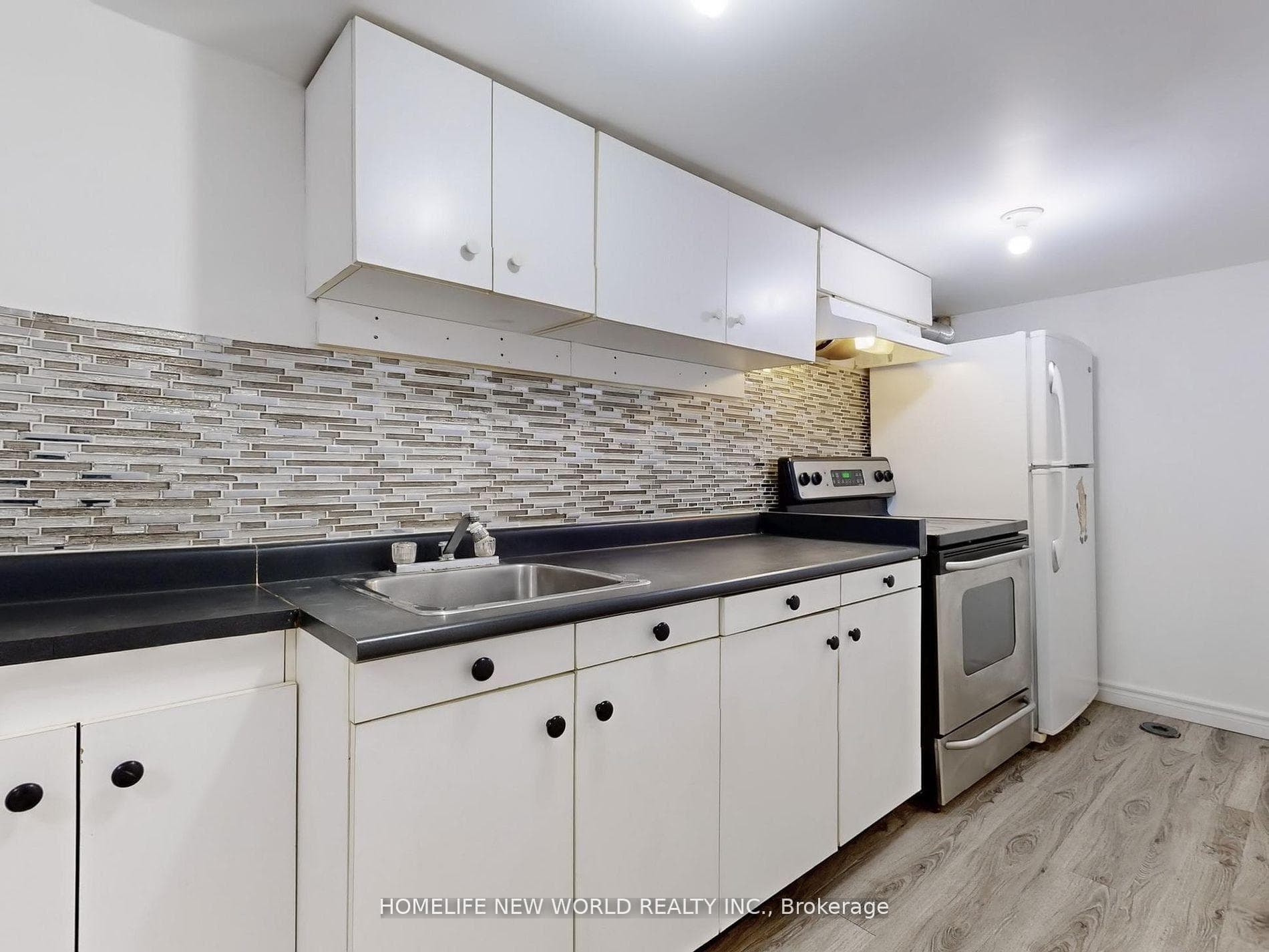 139 Galbraith Crescent photo 33