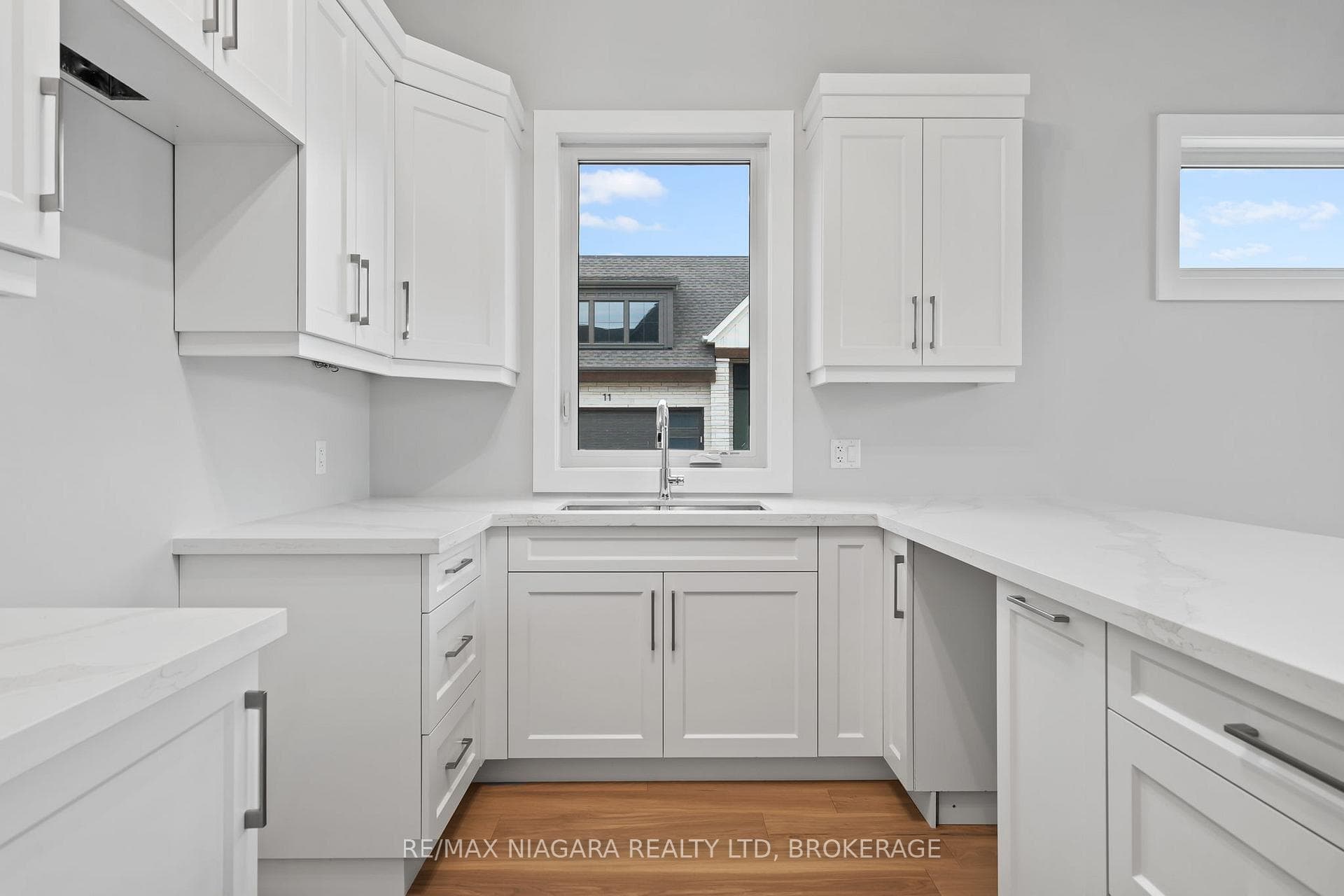 41 Ivy Crescent Unit 1 photo 17
