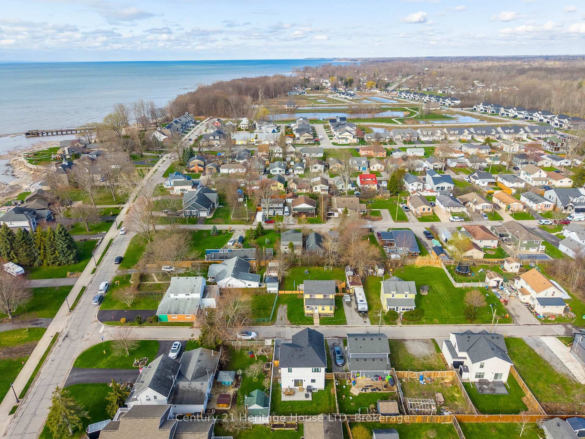 18 Parkview Avenue photo 45