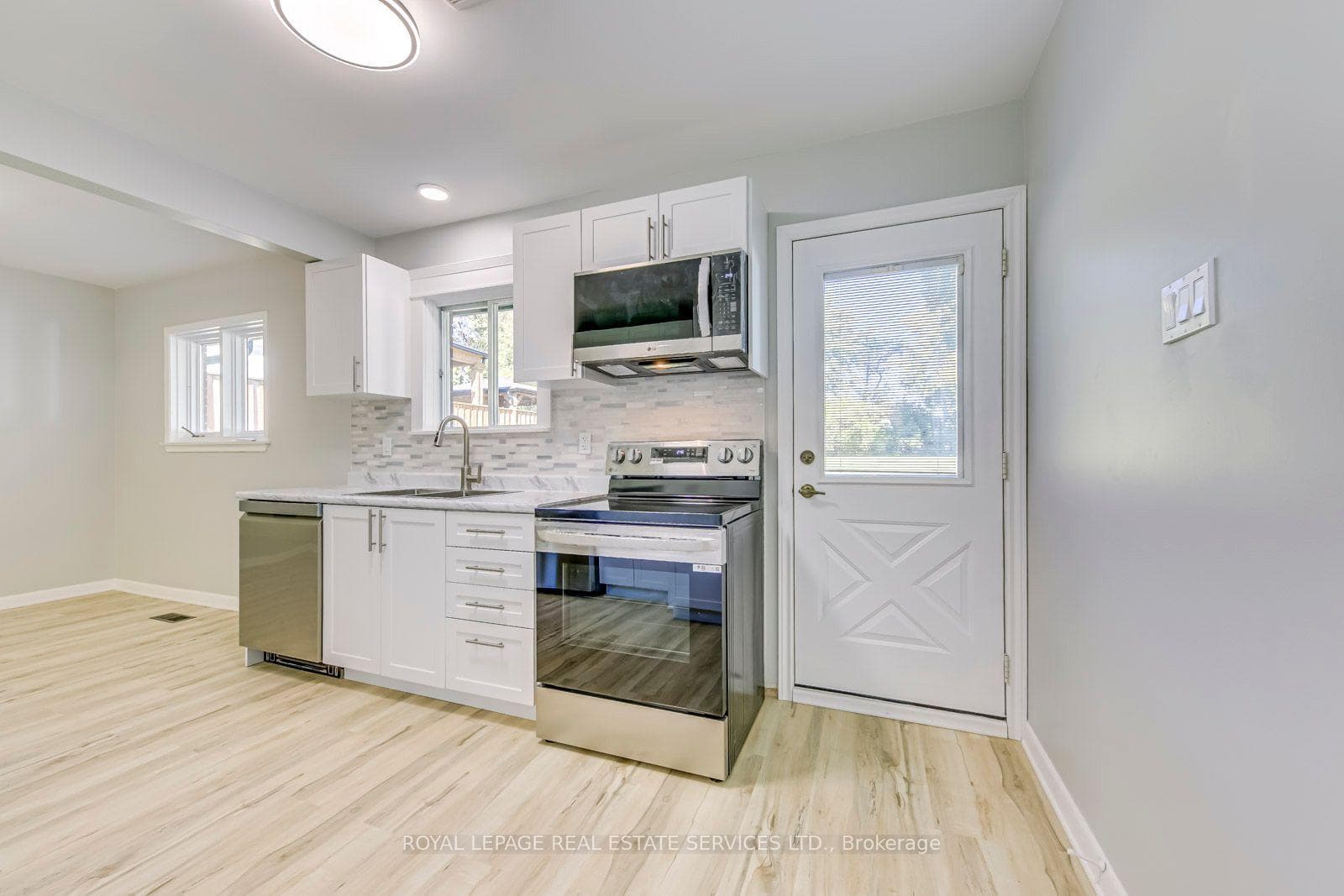 27 Theodore Drive photo 11