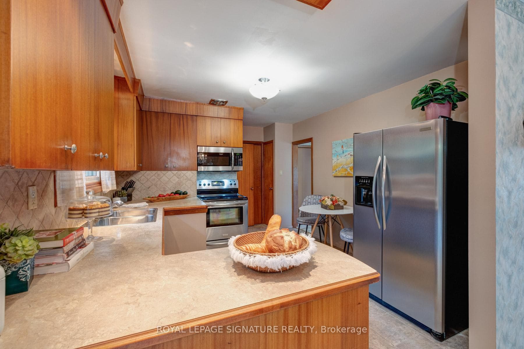 111 Meadow Crescent photo 13