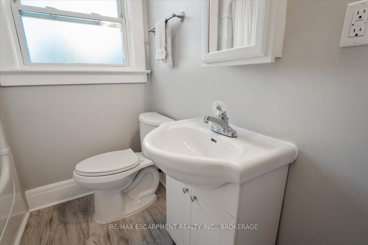 3 Carleton Street Unit Main photo 23