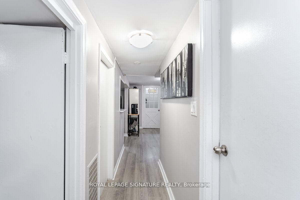 1078 Eastmount Avenue Unit 2 photo 14
