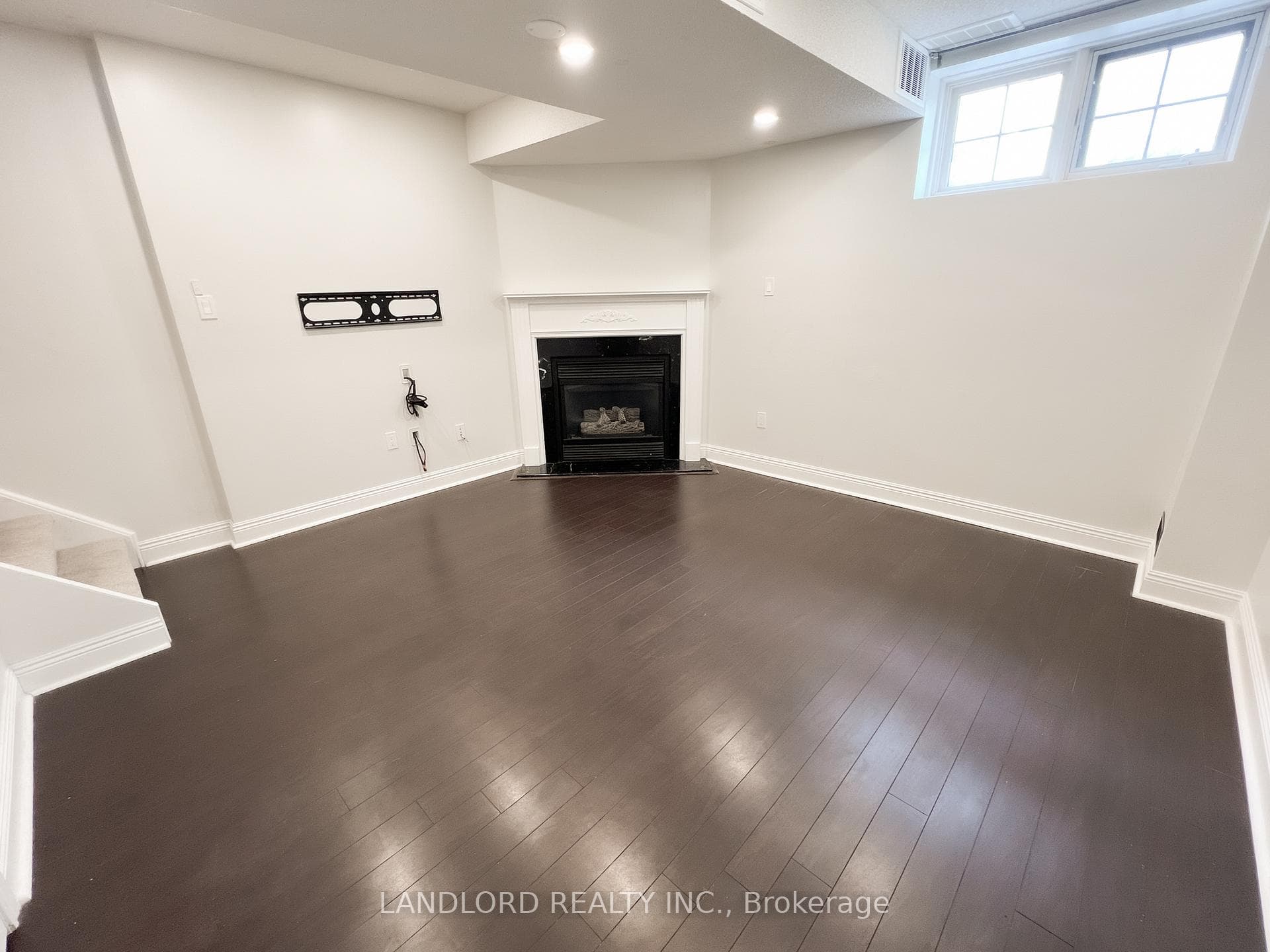 33 Benson Avenue photo 24