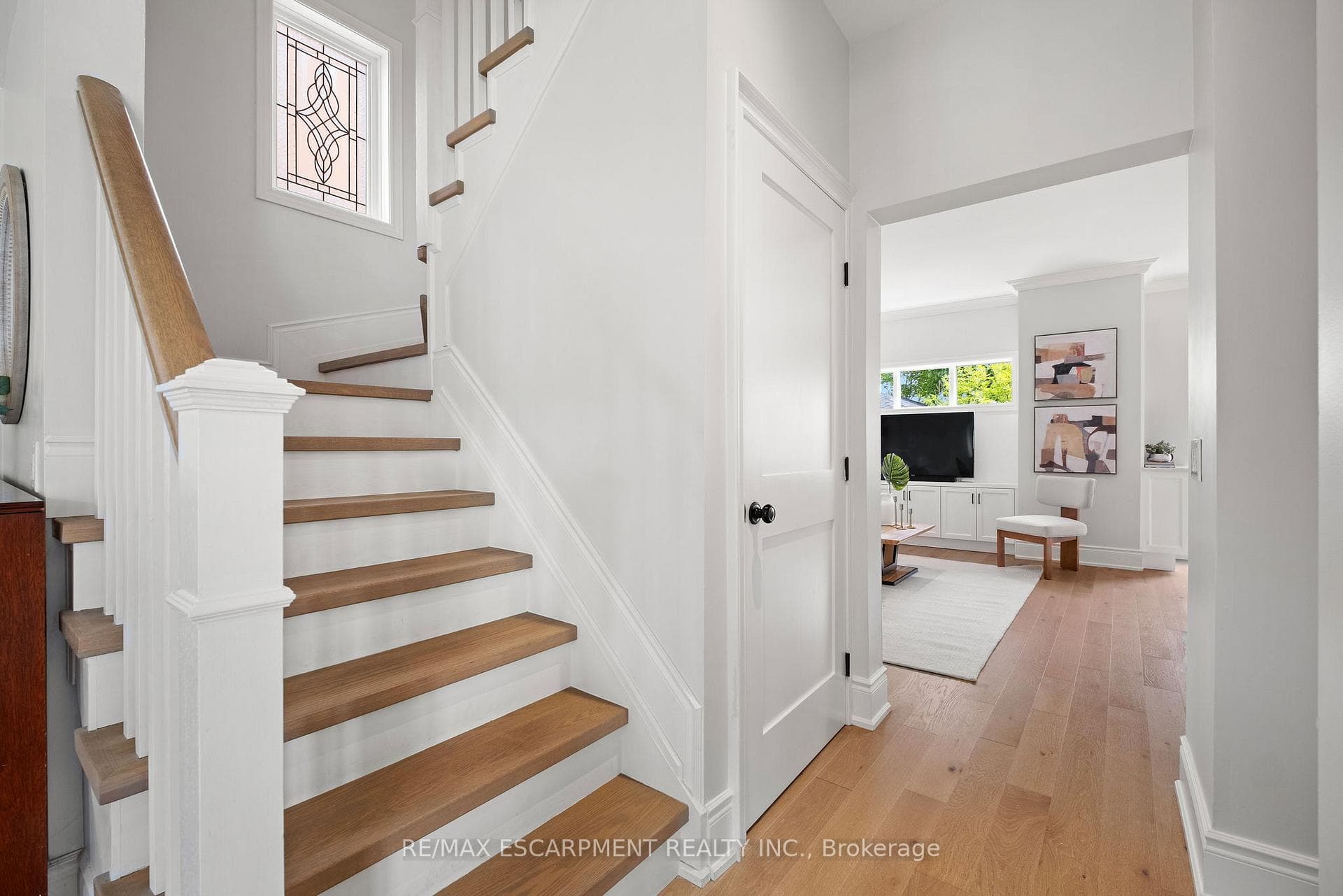 2473 Capilano Crescent photo 9