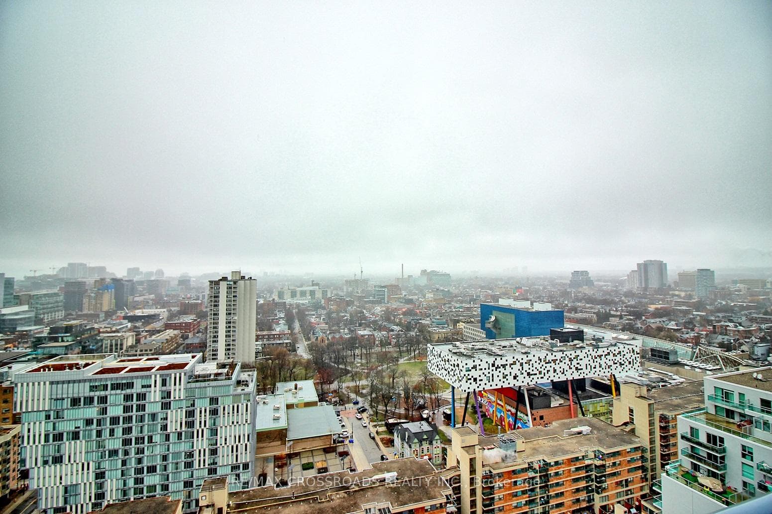 210 simcoe Street Unit 2404 photo 12