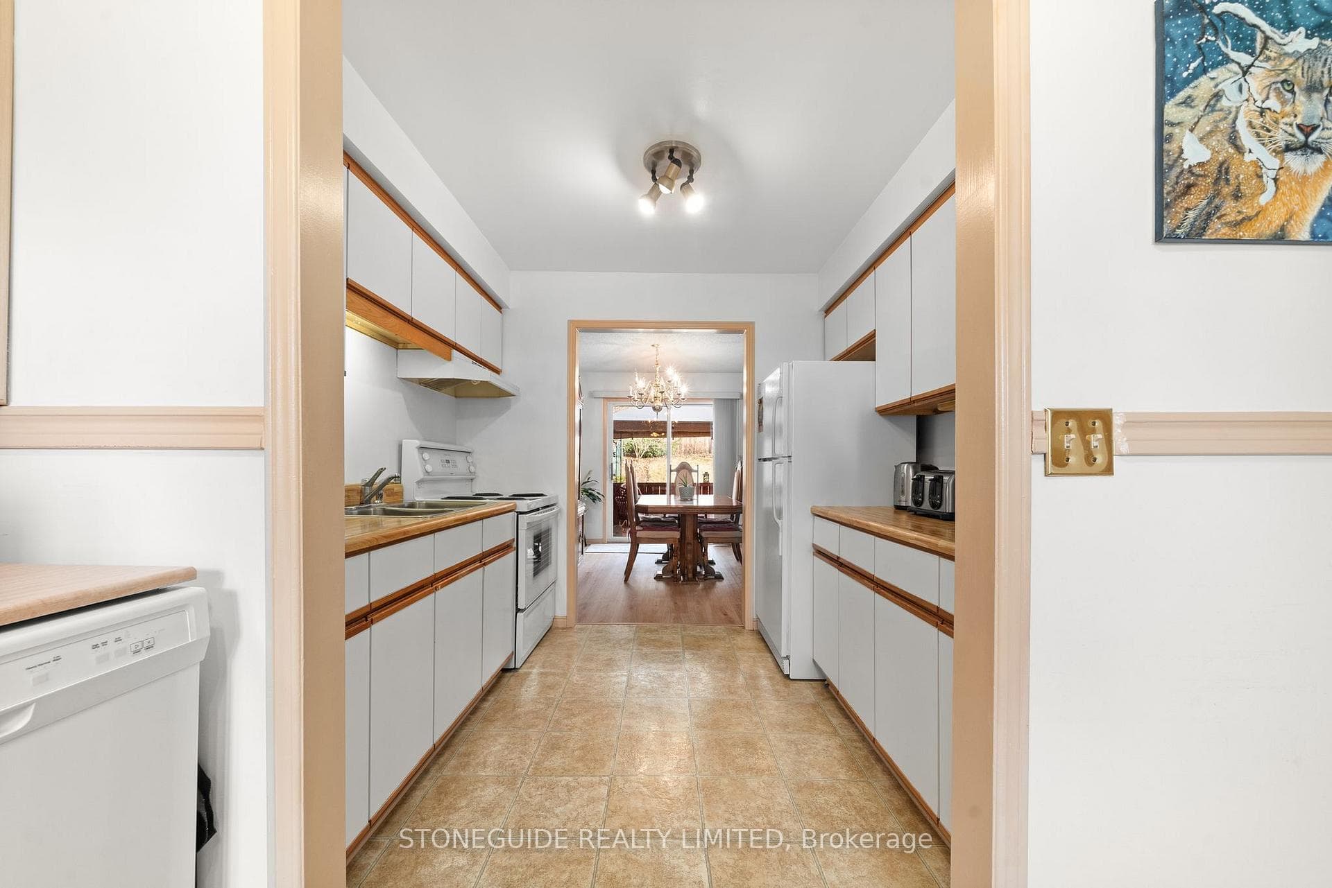 161 Sutherland Crescent photo 8
