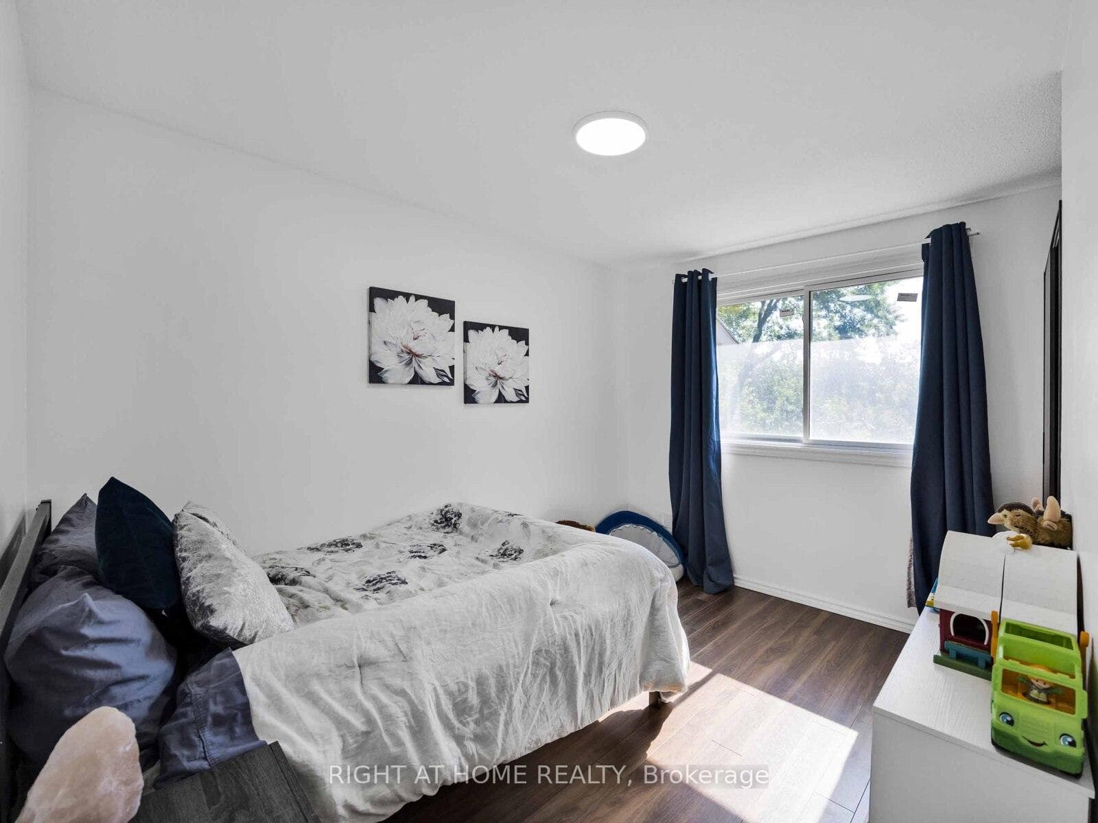 120 Falconer Drive Unit 28 photo 18