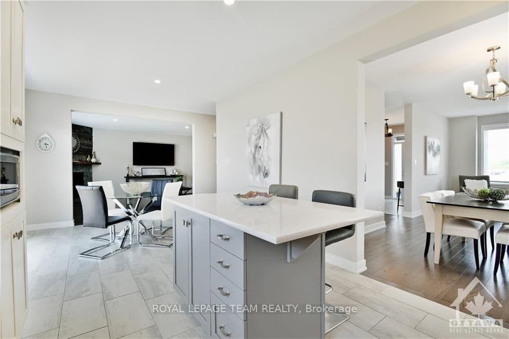 54 REYNARD Crescent photo 8