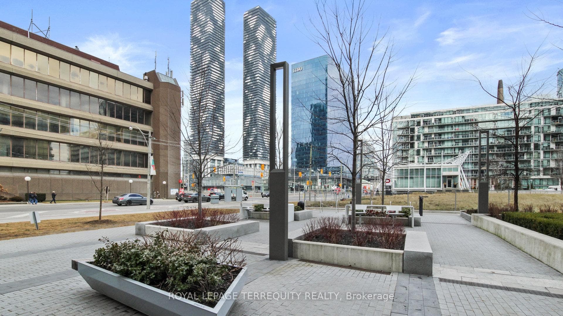 15 Queens Quay Unit 320 photo 2