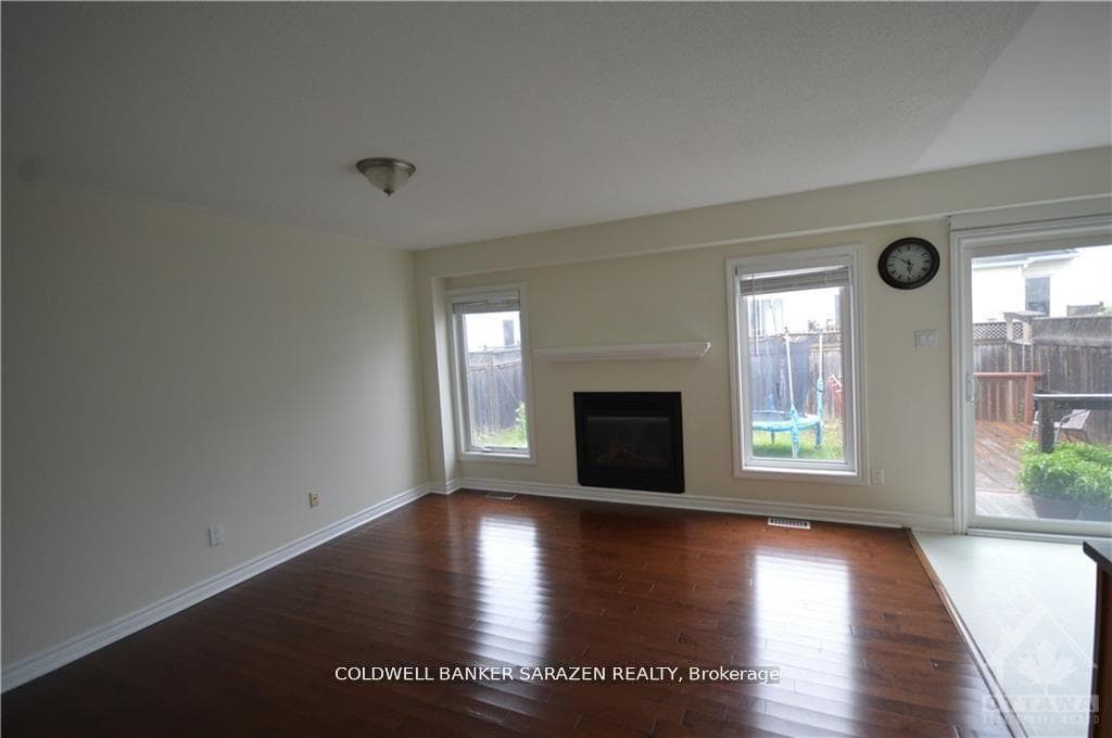 252 Moss Grove Street photo 4
