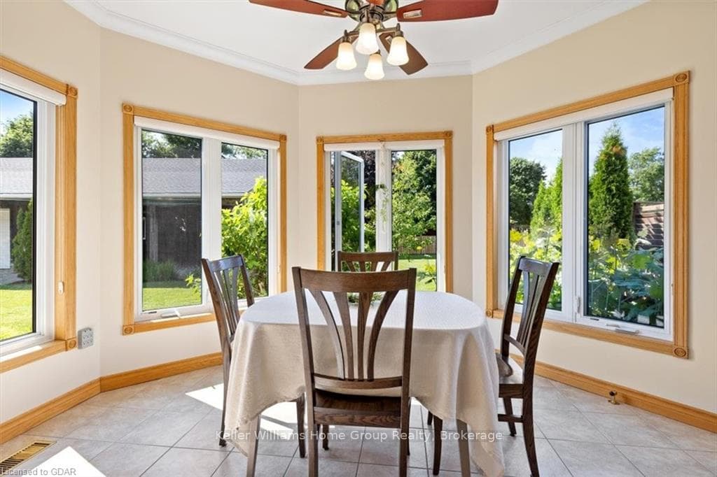 35 MUIR Crescent photo 18