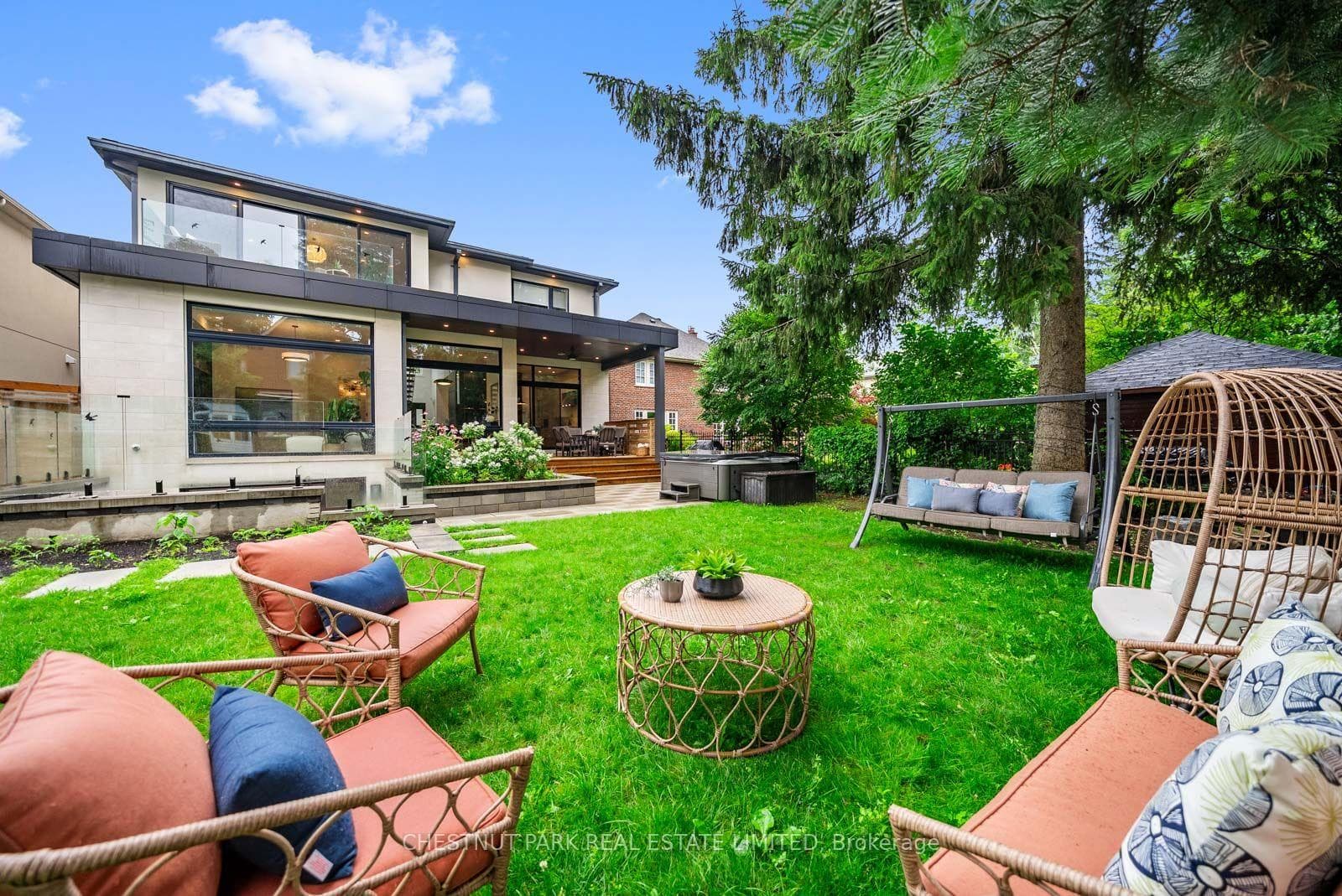 142 Fallingbrook Road photo 47