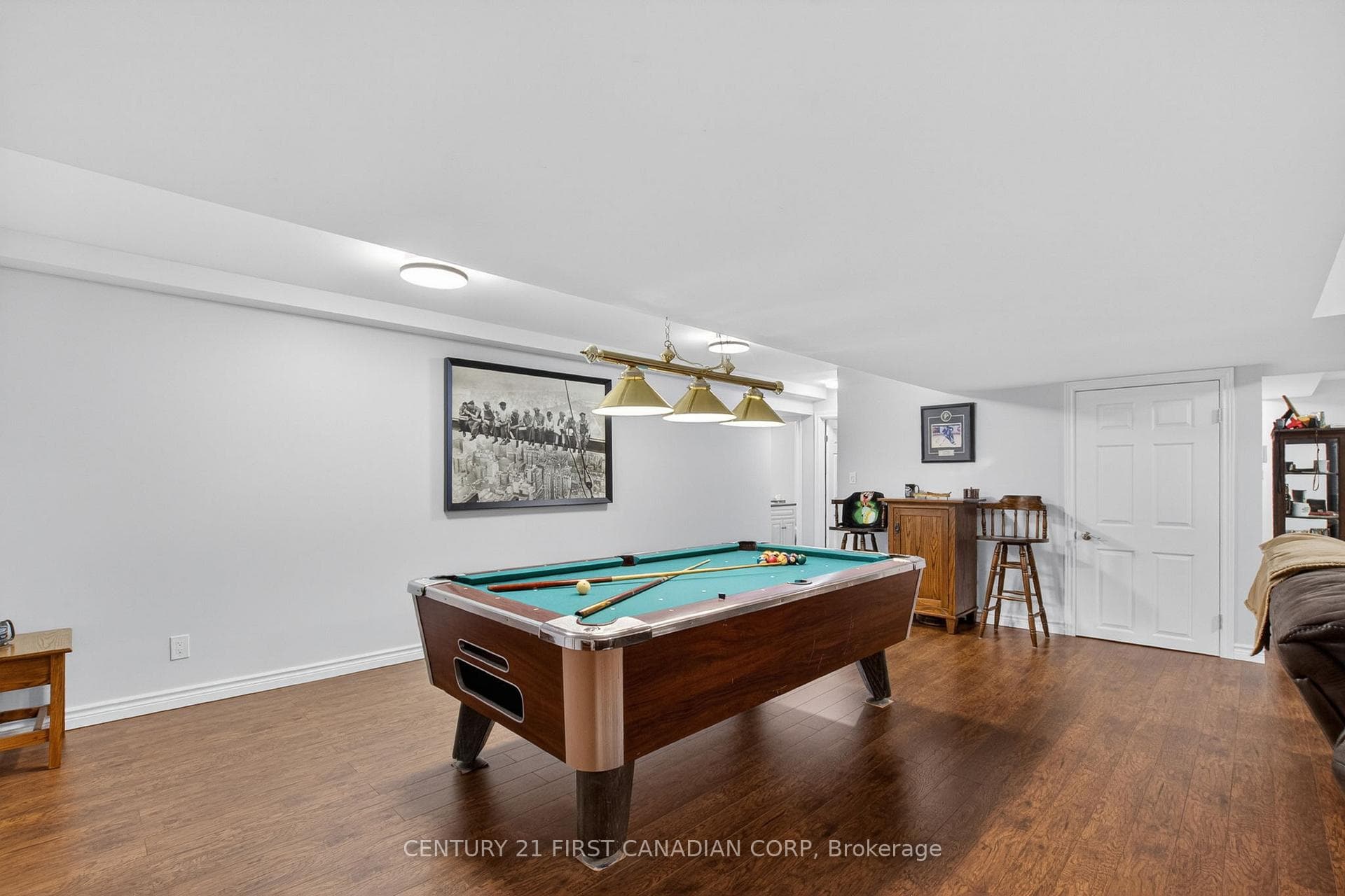 653 Peter Street photo 33
