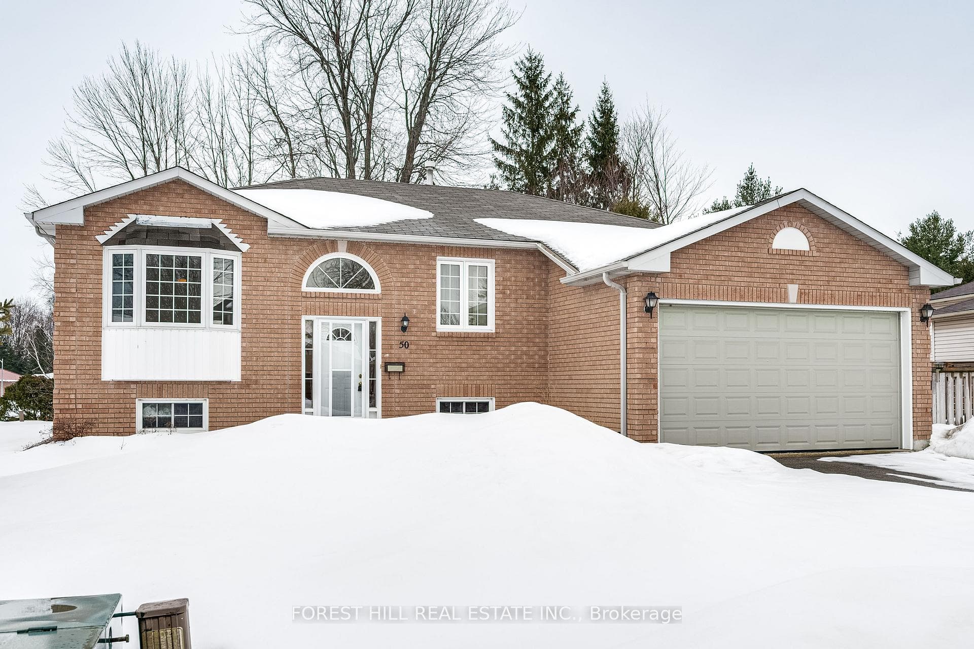 50 Evergreen Crescent photo 1