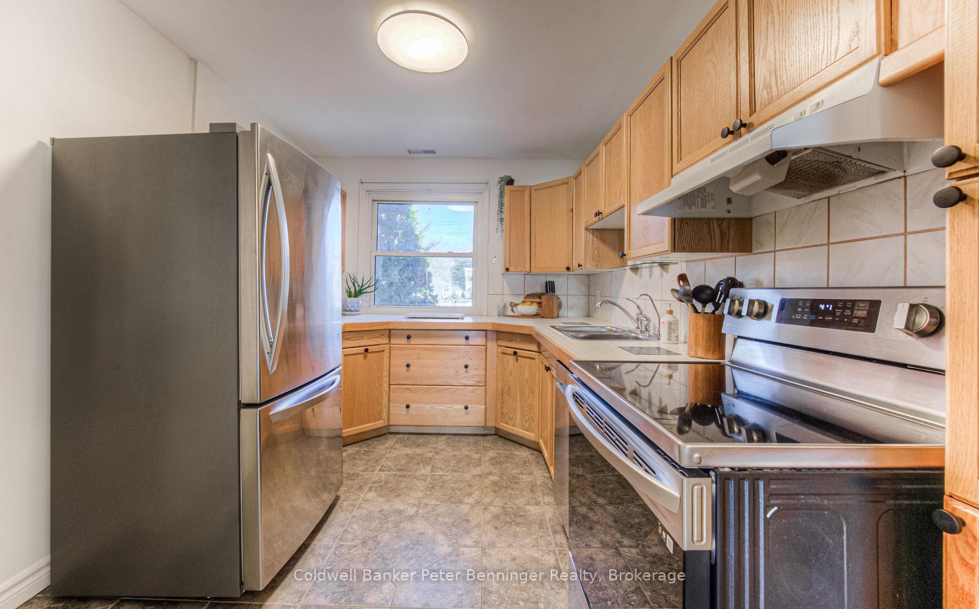 651 Albert Street Unit D photo 8