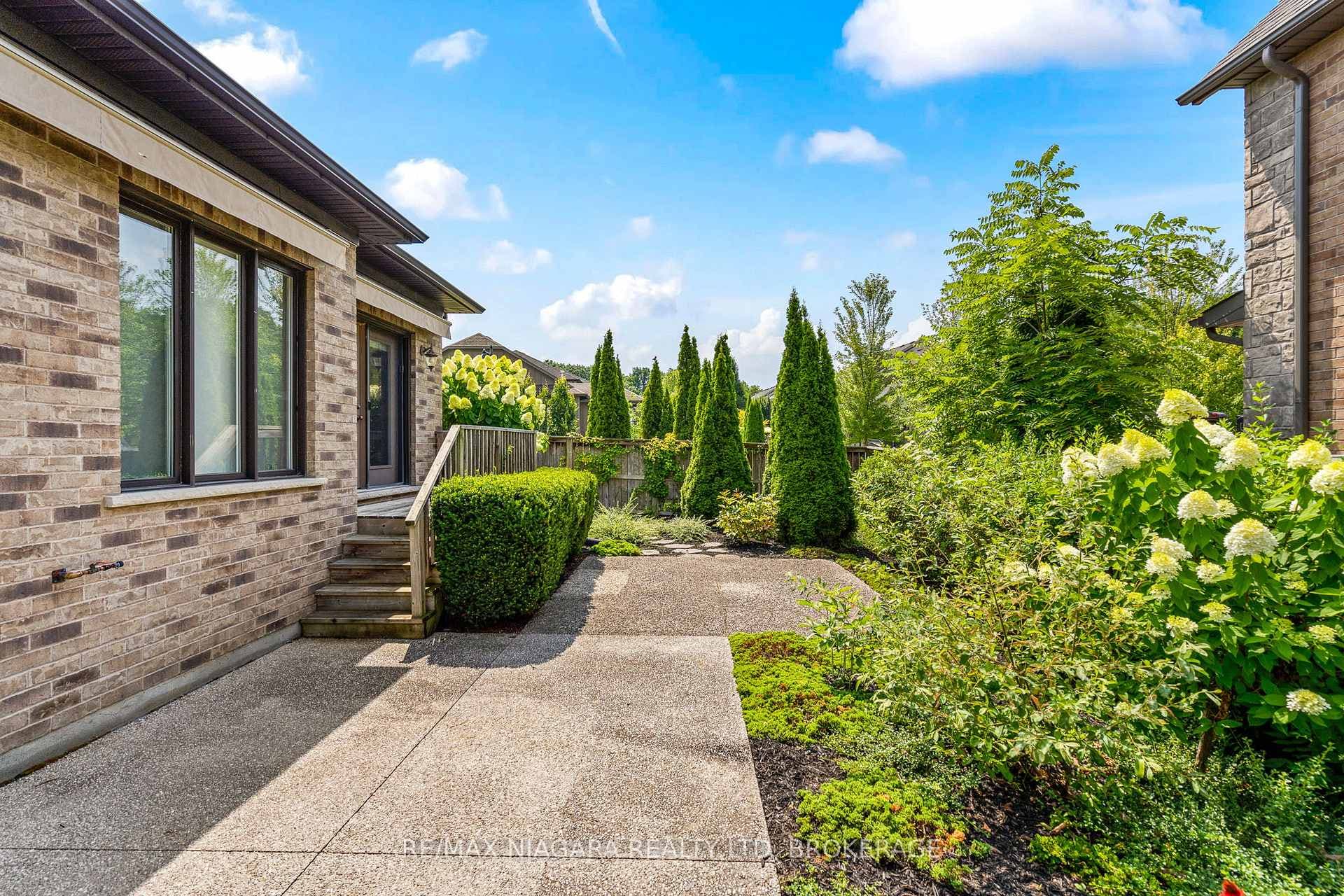 23 GORING Way photo 34