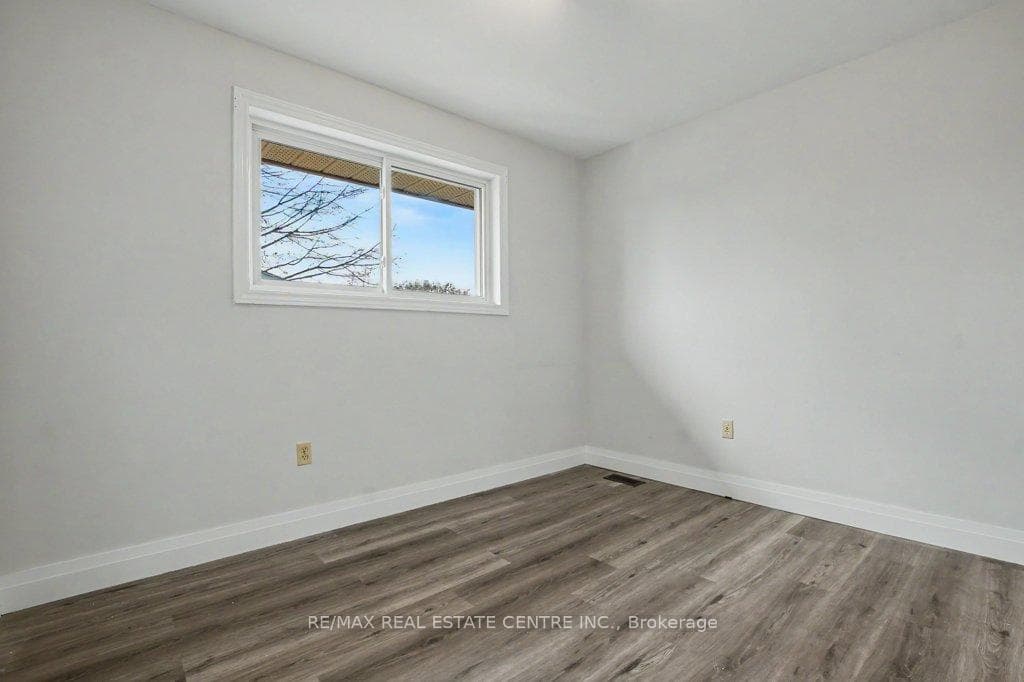 273 Elliott Street photo 20