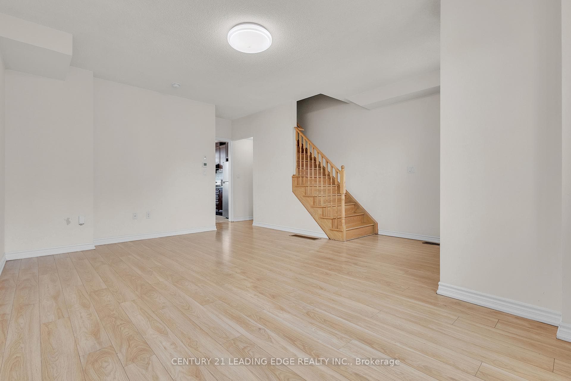26 Shiff Crescent photo 14