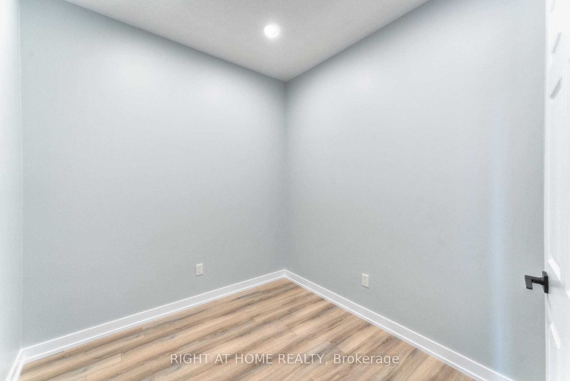 2486 Old Bronte Road Unit 320 photo 15