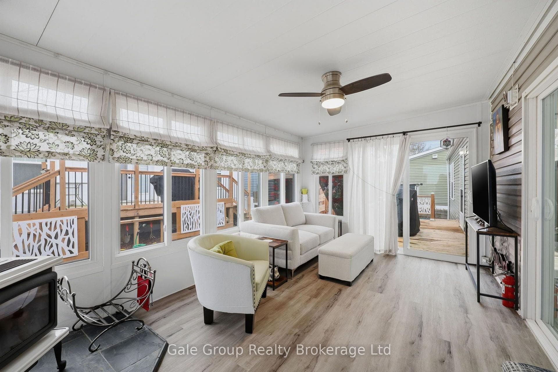 99 Fourth Conc Road Unit 606 photo 5