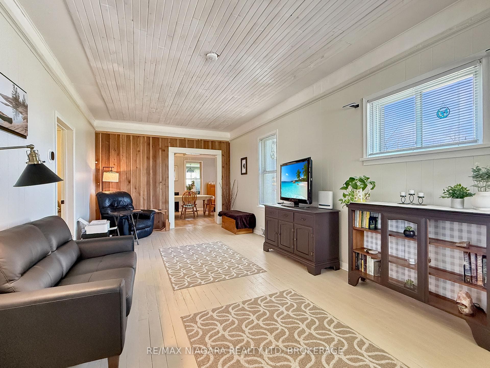 228 Courtwright Street photo 7