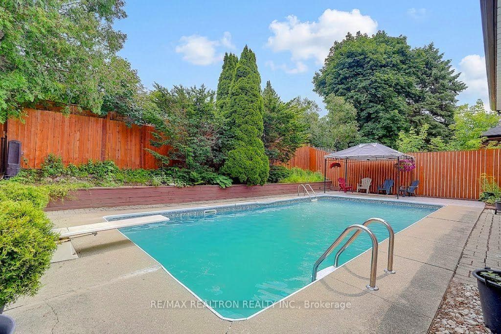 583 Pinewood Street photo 42