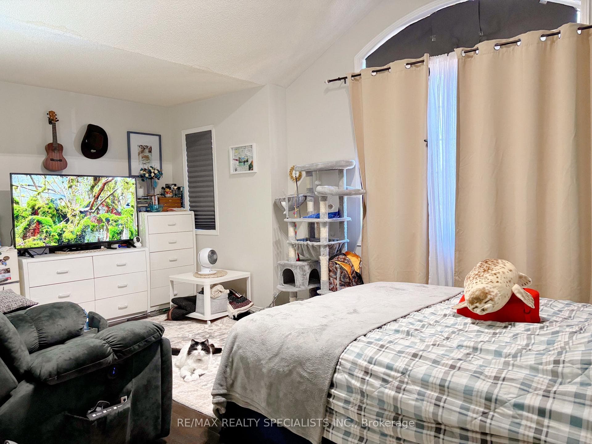 4309 Goldenrod Crescent photo 13