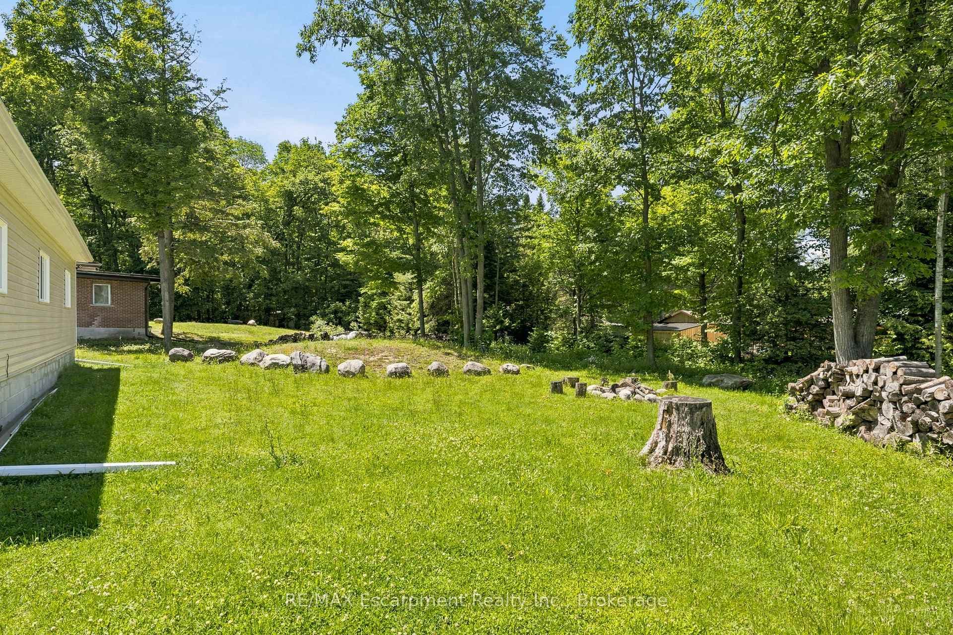 16 Hiawatha Road photo 11