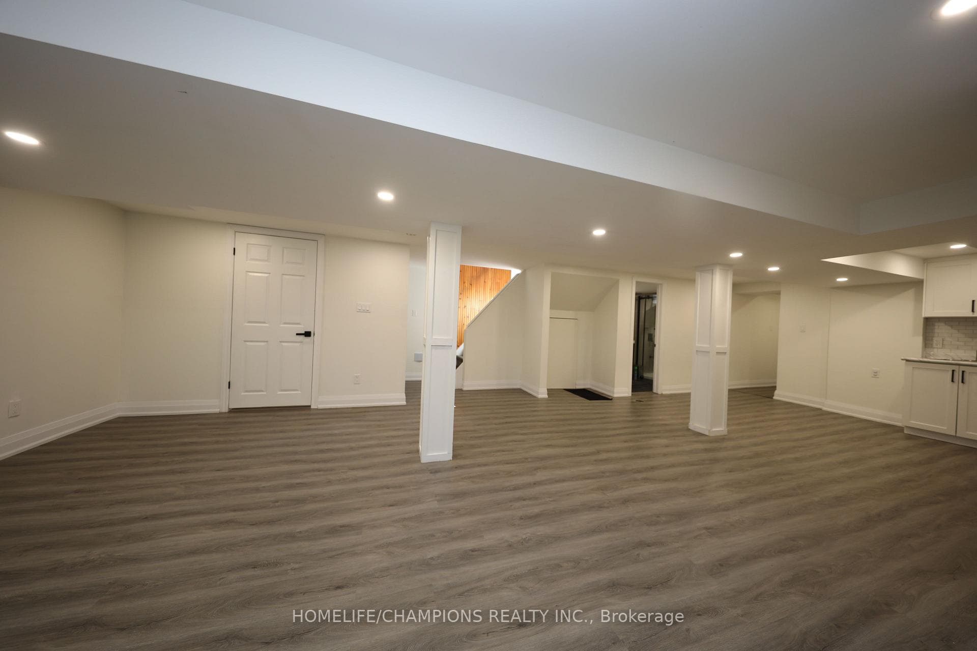 50 Fraserton Crescent photo 2